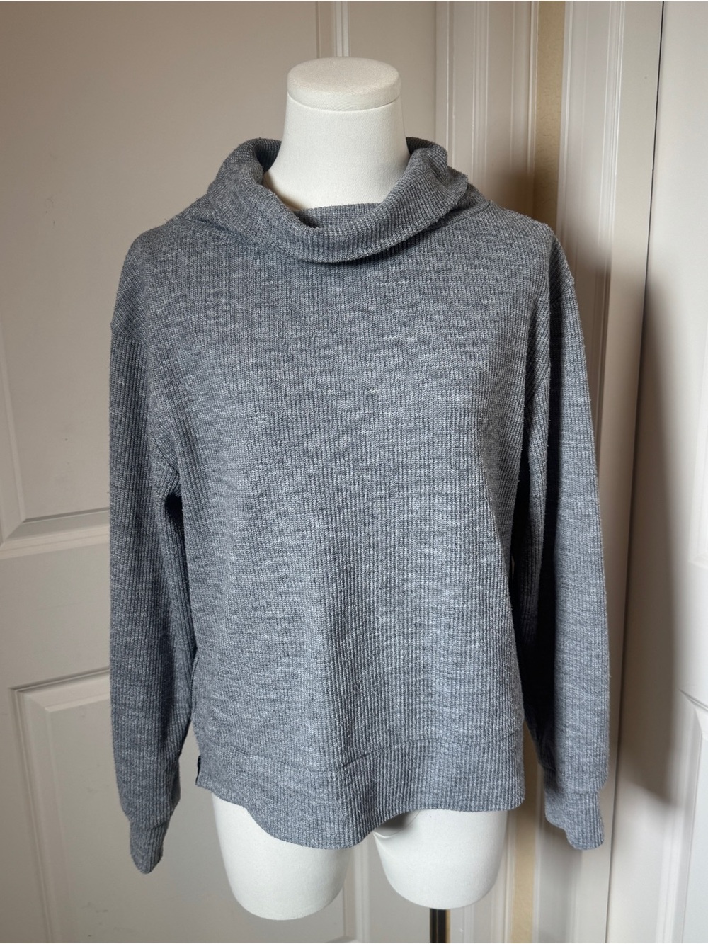 Varley Women's Milton Cowl-Neck Pullover Sweatshirt Sweater Gray Size Small